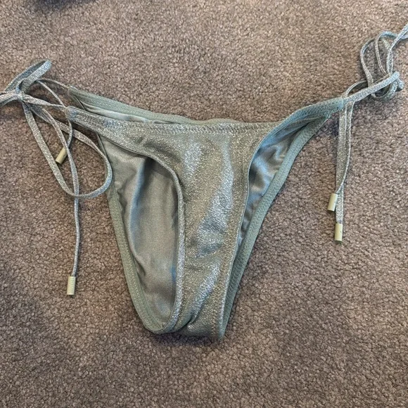 Triangl Swimwear Bikini - Picture 5 of 11